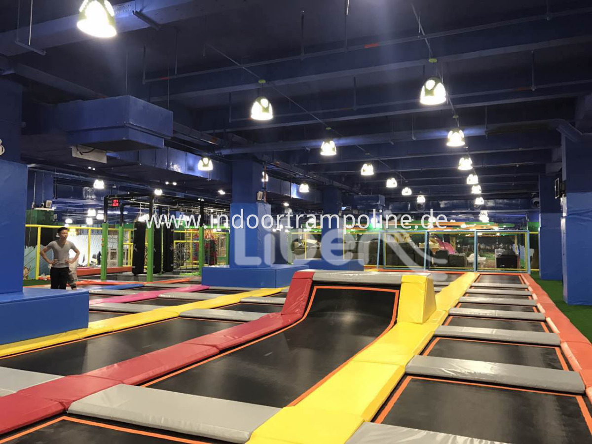 kids outdoor trampoline park